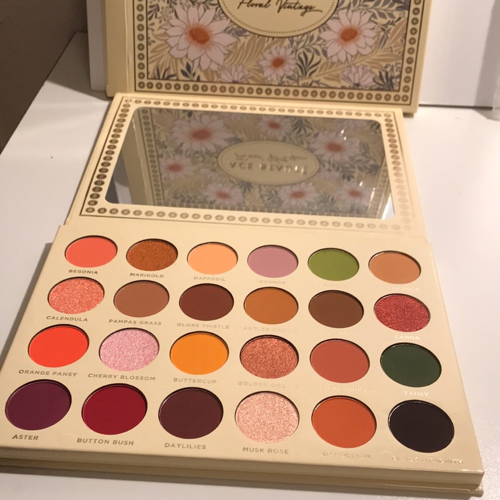 Ace Beaute Floral Vintage Eyeshadow Palette NEW